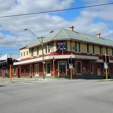 Hotel Moondyne Joe'S Fremantle Exterior foto