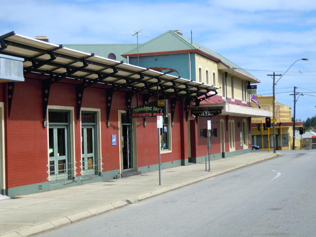 Hotel Moondyne Joe'S Fremantle Exterior foto